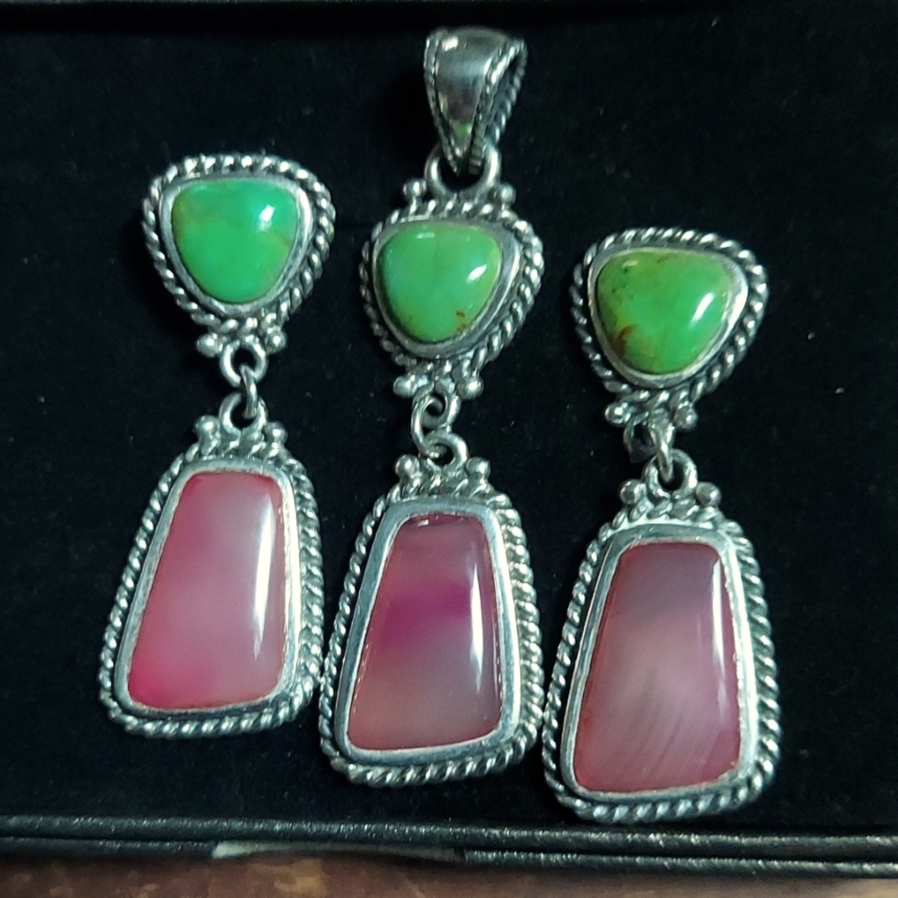 Studio Barse 925 pendant and earrings.  The chain is not included.